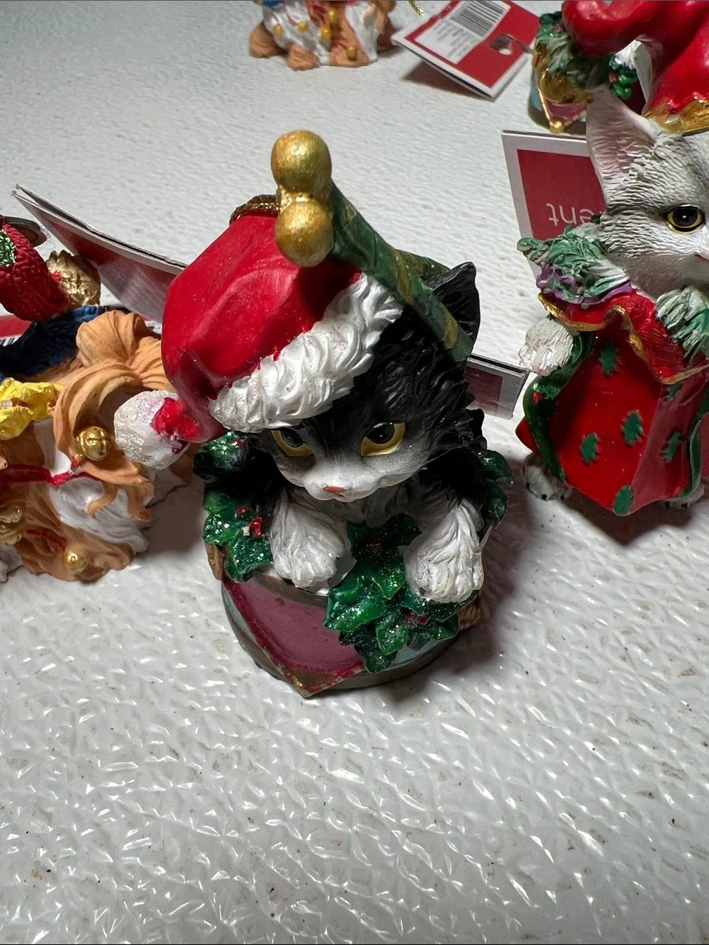 Sentimental Memories Holiday 6 Cats & 2 Dogs Figurine Ornaments - Resin New
